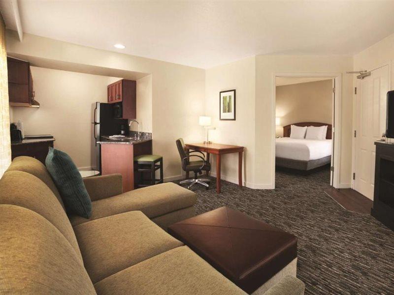 Hyatt House Hotel 3*